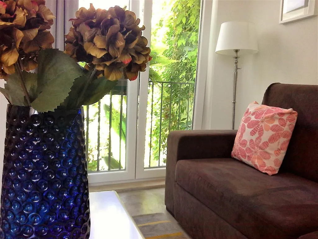 Apartments Uppe Villa Lisbon