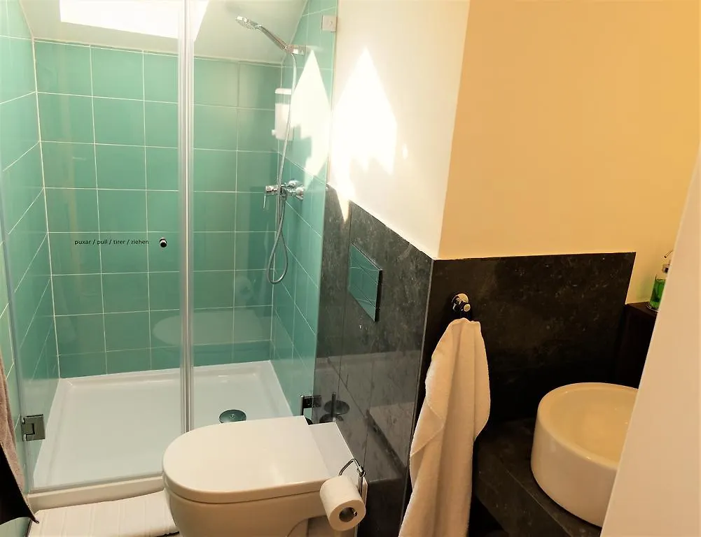 Apartments Uppe Villa Lisboa 0*,