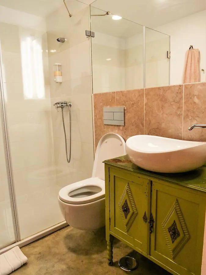 Apartments Uppe Villa Lisboa
