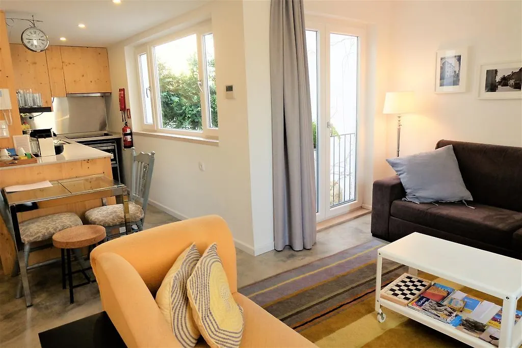 Apartments Uppe Villa Lisboa