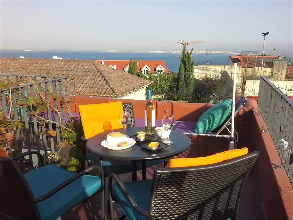 Apartments Uppe Villa Lissabon